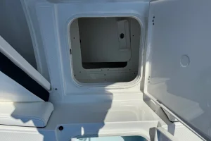 2025 Robalo 246 Cayman Shark Gray