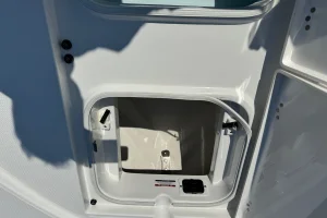 2025 Robalo 246 Cayman Shark Gray