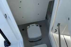 2025 Robalo 246 Cayman Shark Gray