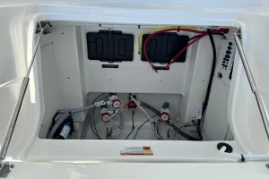 2025 Robalo 246 Cayman Shark Gray