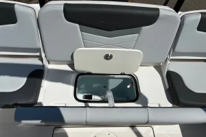 2025 Robalo R207 Alloy Gray