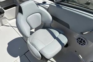 2025 Robalo R207 Alloy Gray