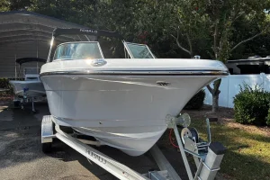 2025 Robalo R207 Alloy Gray