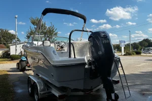 2025 Robalo R207 Alloy Gray