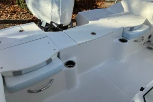 2026 Robalo R200 Ice Blue