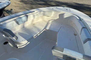 2026 Robalo R200 Ice Blue