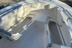 2026 Robalo R200 Ice Blue