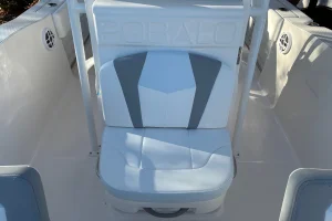 2026 Robalo R200 Ice Blue