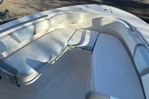 2026 Robalo R200 Ice Blue