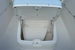 2025 Robalo R360 Ice Blue/White