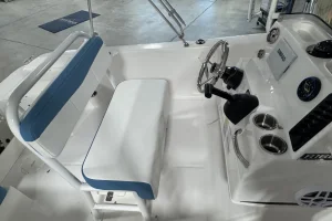 2026 Robalo R160 Atlas Blue