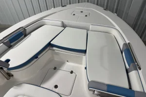 2026 Robalo 226 Cayman Atlas Blue/White
