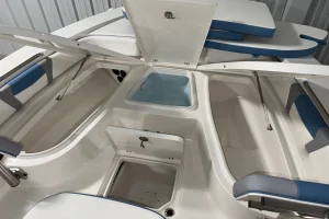 2026 Robalo 226 Cayman Atlas Blue/White