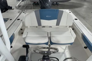 2026 Robalo 226 Cayman Atlas Blue/White