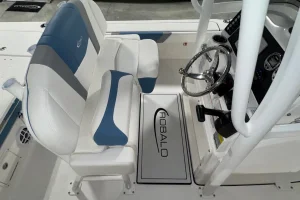 2026 Robalo 226 Cayman Atlas Blue/White
