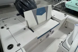 2026 Robalo 226 Cayman Atlas Blue/White