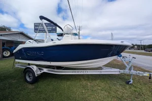 2026 Robalo R160 Biscayne Blue/White