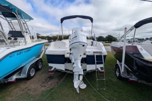 2026 Robalo R180 Biscayne Blue/White