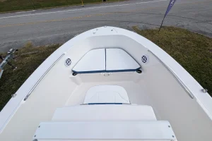 2026 Robalo R180 Biscayne Blue/White