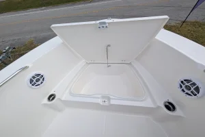 2026 Robalo R180 Biscayne Blue/White