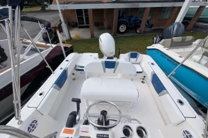 2026 Robalo R180 Biscayne Blue/White