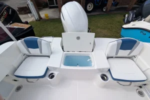 2026 Robalo R180 Biscayne Blue/White