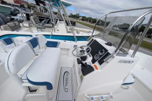 2026 Robalo R180 Biscayne Blue/White