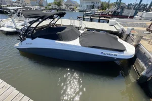 2025 Hurricane Sundeck 2486 OB