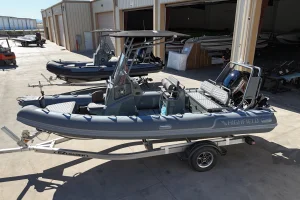 Highfield SP 560 / Merc 115