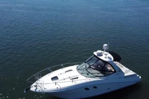 2010 Sea Ray Sundancer 330
