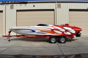 2016 Domn8er 25V Open Bow Walk Through. Mercury 6.2L!!