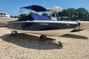 Cobalt Boats 220