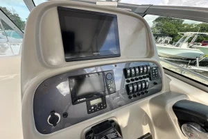 2016 Robalo R265 image 22