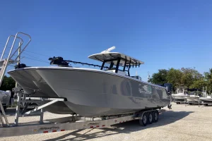 2025 Invincible Boats 35 CC