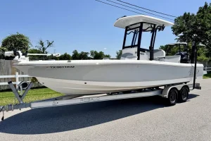 2021 Robalo 246 Cayman