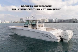 2020 BOSTON WHALER 380 Outrage