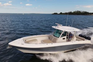 2017 Boston Whaler 350 Outrage
