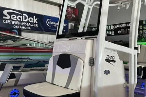 2023 Robalo 246 Cayman