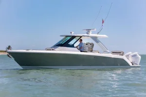 Tiara Yachts 34LS