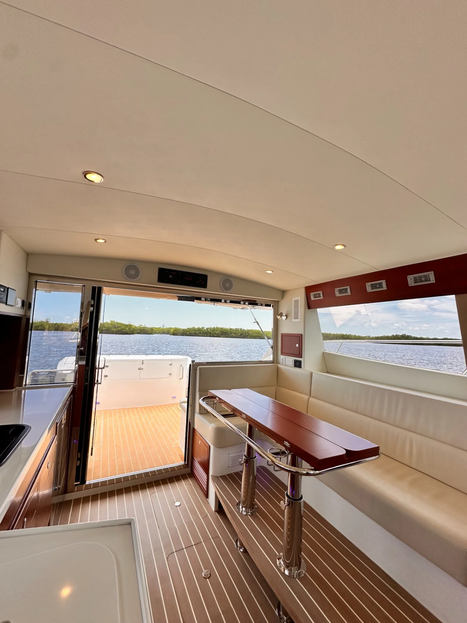 ArrowCat Power Catamarans 420 Coupe - Image 8