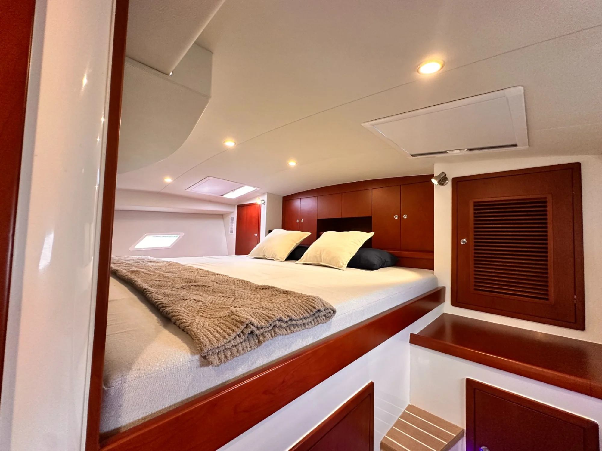 ArrowCat Power Catamarans 420 Coupe - Image 12