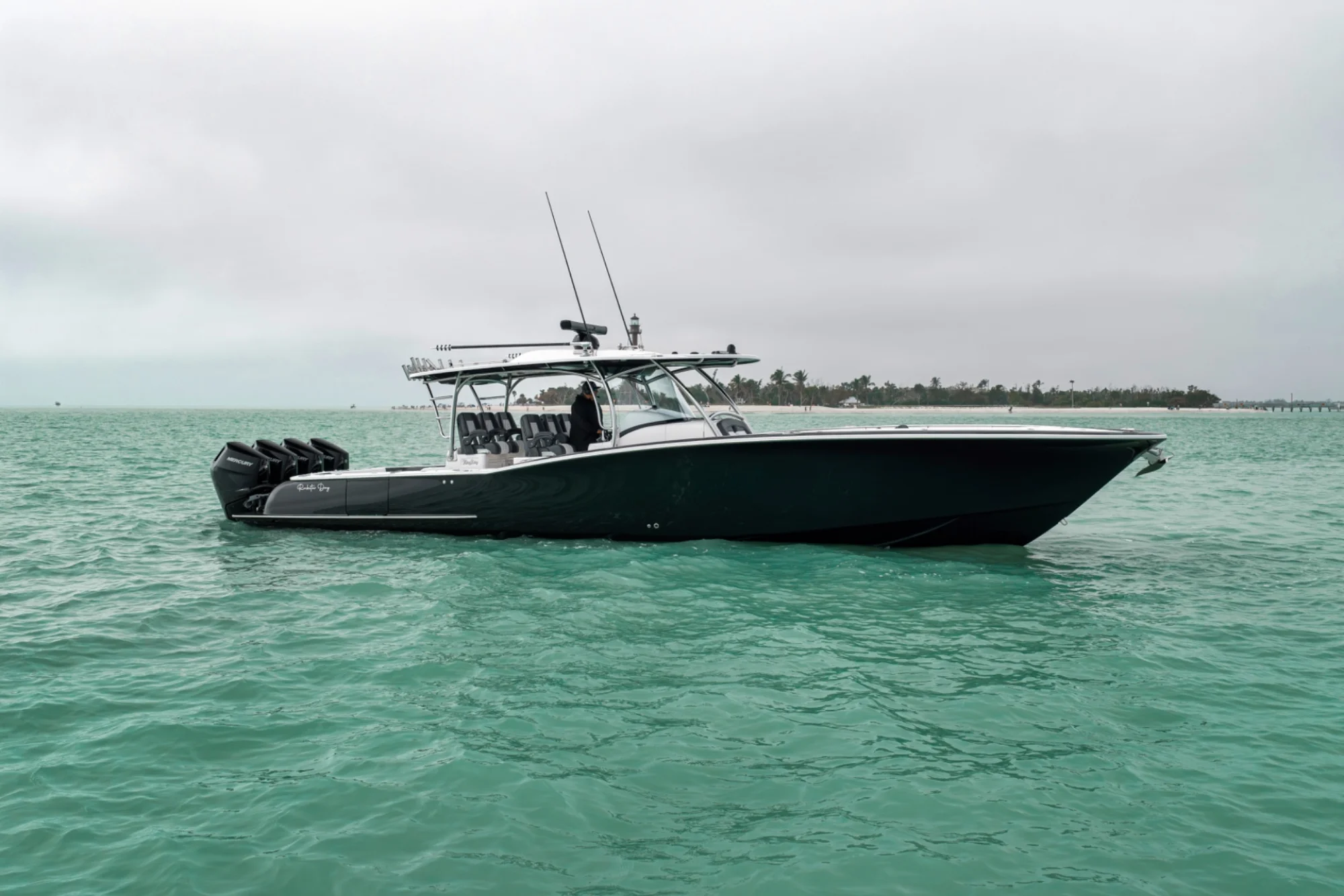 Mag Bay Yachts 43' CC - Image 9