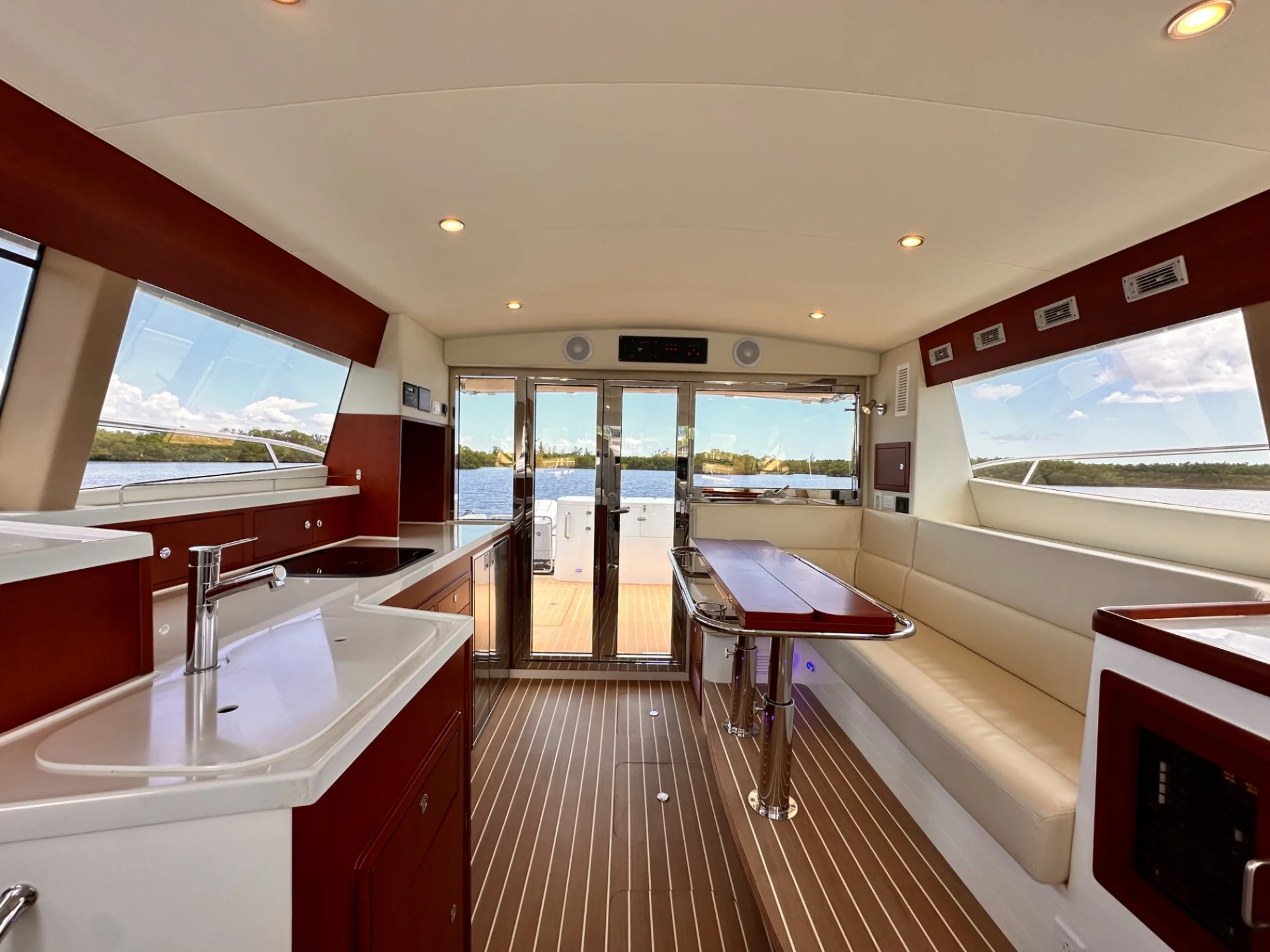 ArrowCat Power Catamarans 420 Coupe - Image 9