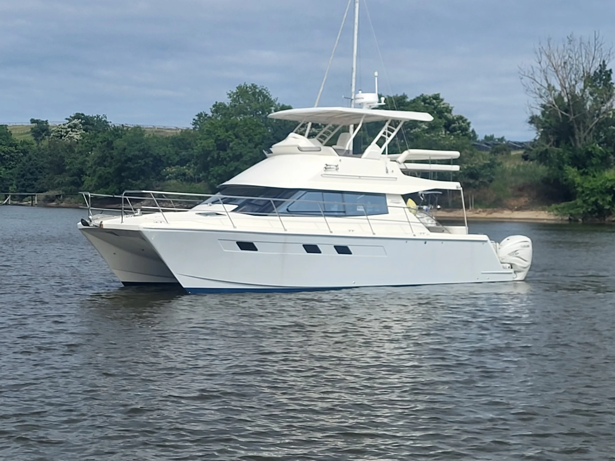 ArrowCat Power Catamarans 420 FlyBridge - Image 3