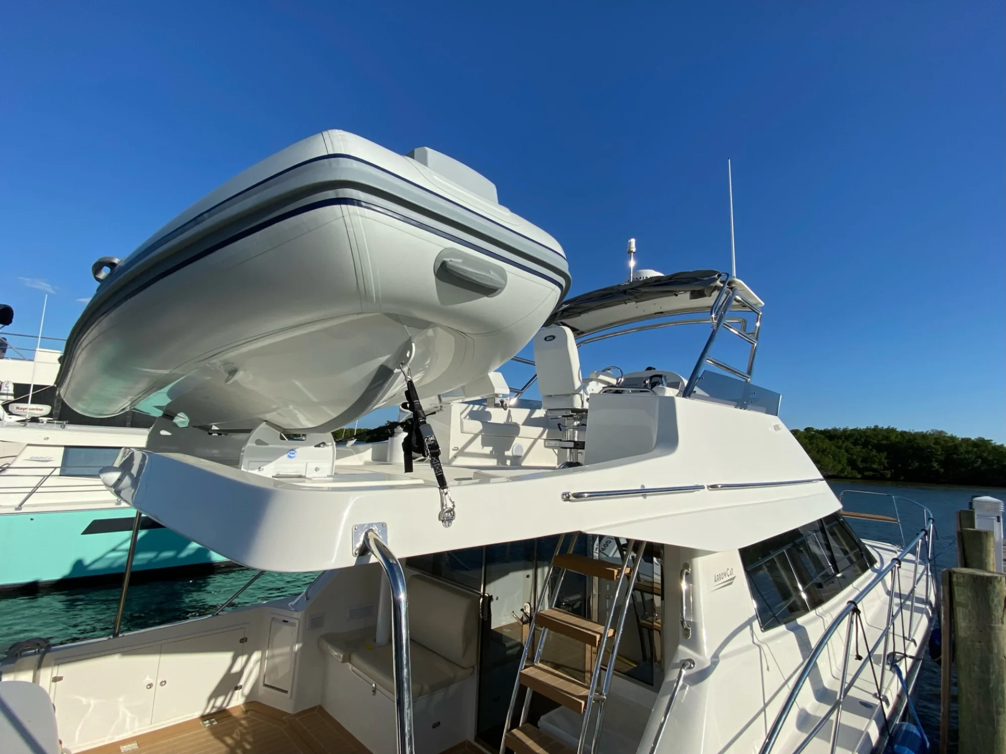 ArrowCat Power Catamarans 420 FlyBridge - Image 6