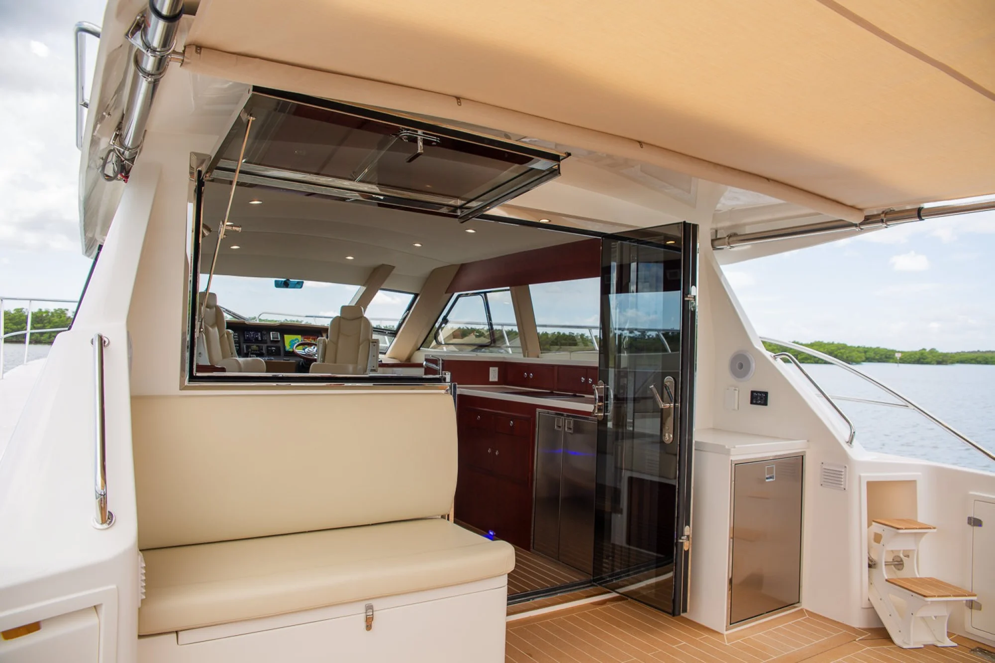 ArrowCat Power Catamarans 420 Coupe - Image 5