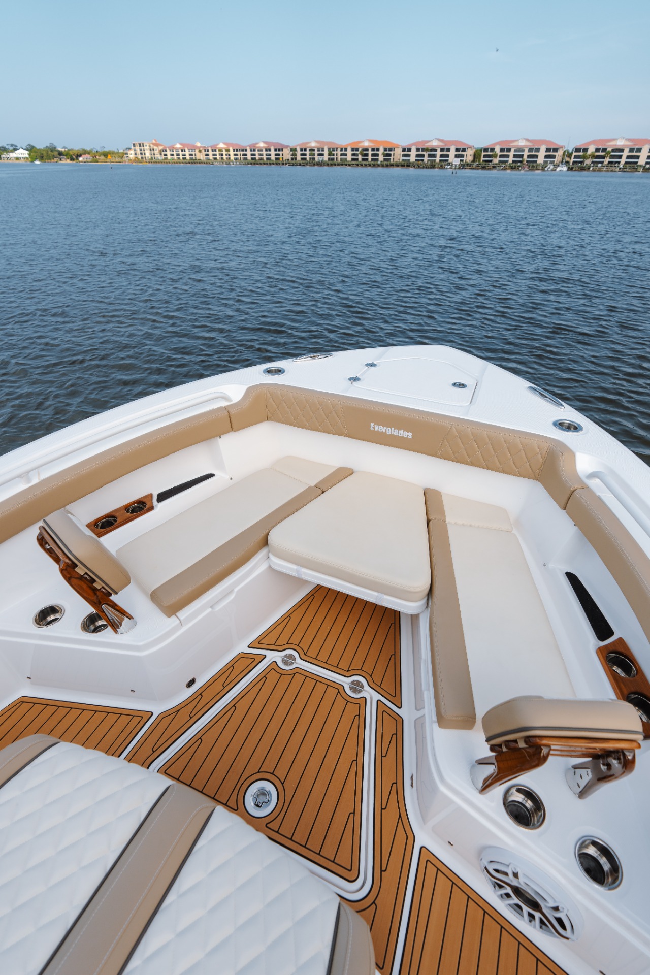 Everglades Boats 315CC - Image 6