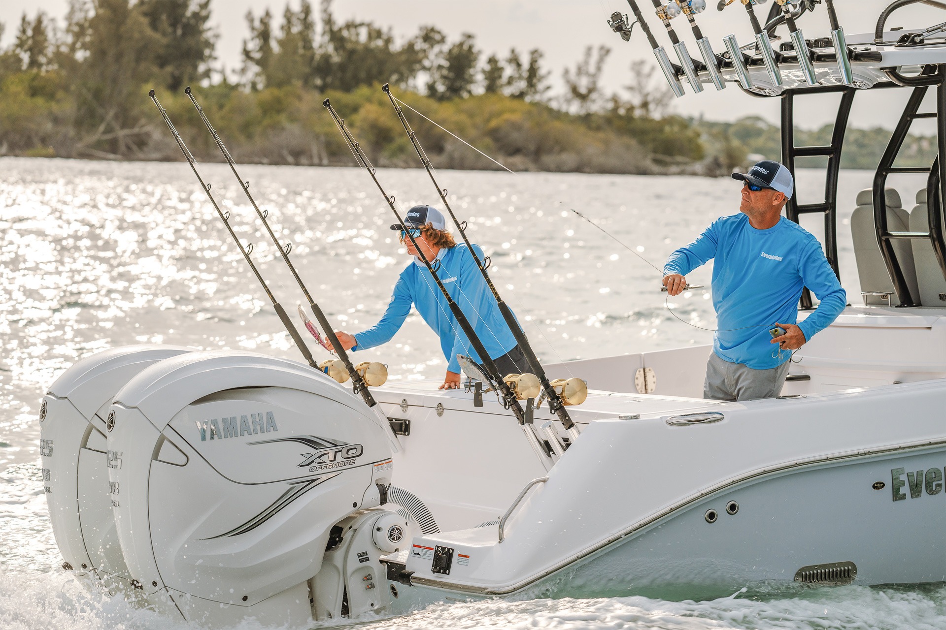 Everglades Boats 335CC - Image 4