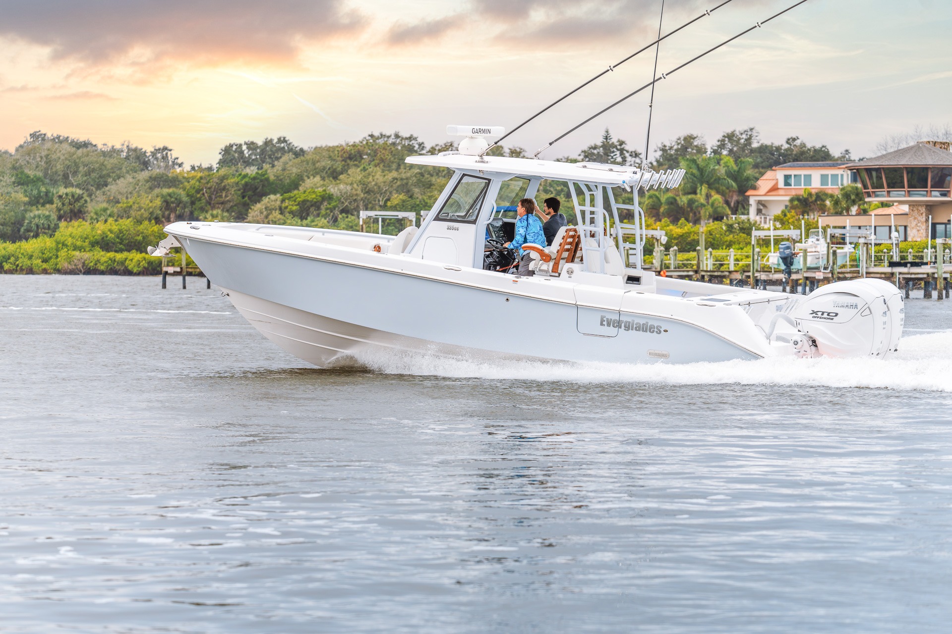 Everglades Boats 335CC - Image 8