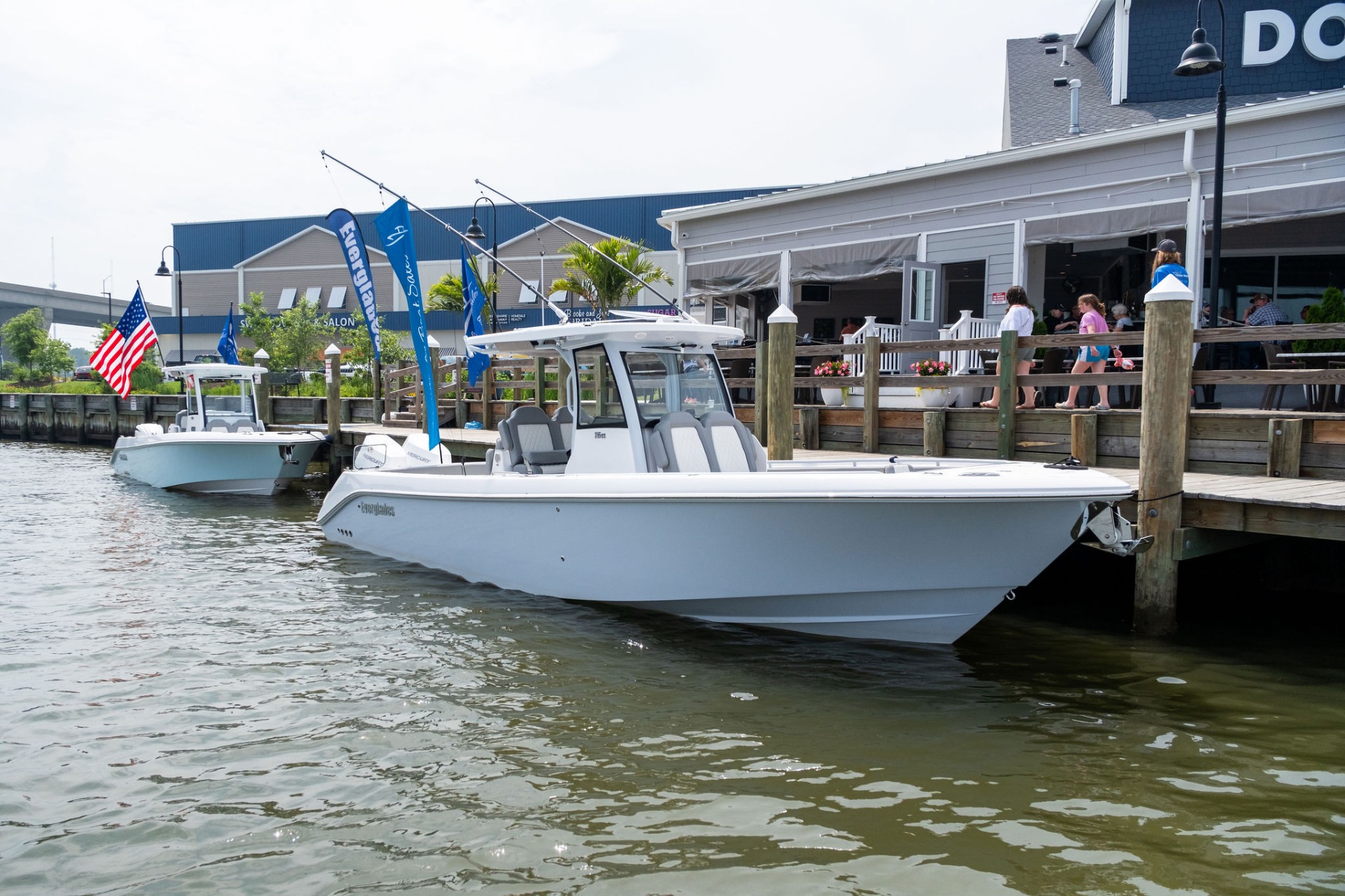 Everglades Boats 375CC - Image 6